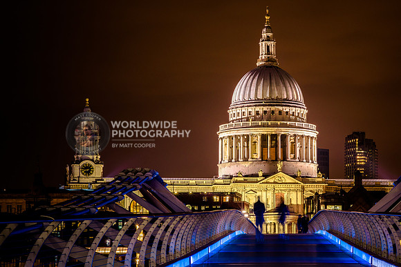 St.Paul's Cathedral at night