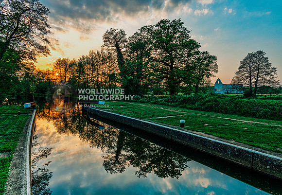 Newark Lock at sunset